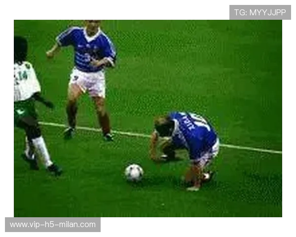 中场对抗:掌控比赛节奏的关键策略揭秘 中场对抗:掌控比赛节奏的关键策略揭秘