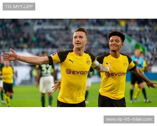 法兰克福训练强调中场压迫策略——制胜之道解析 法兰克福训练强调中场压迫策略——制胜之道解析