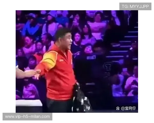 少打一人反超比分！主帅激动冲进场狂奔