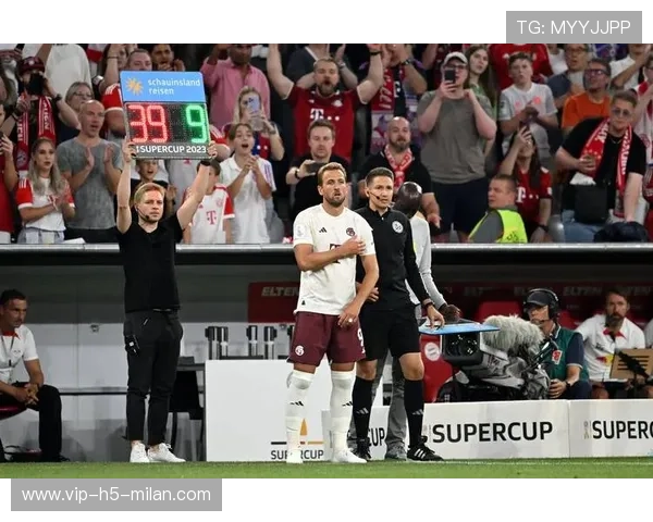 拜仁马兹拉维传中落点恰到好处，成就无数精彩瞬间