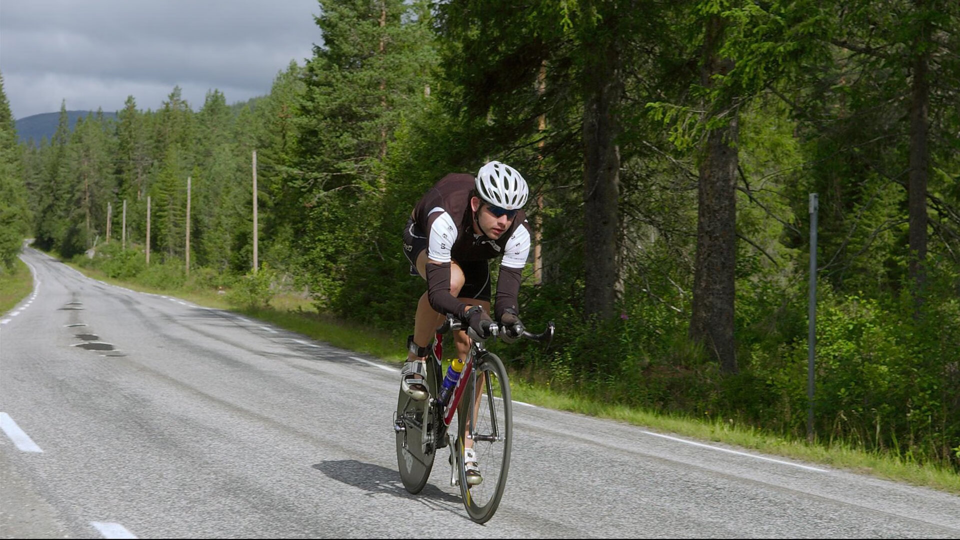 森林狼社交平台发布训练花絮展示真实一面，森林狼训练营